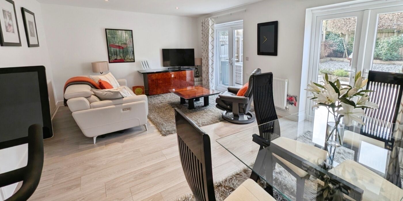 F4 TU T Ho U ix tt KJ1ryw