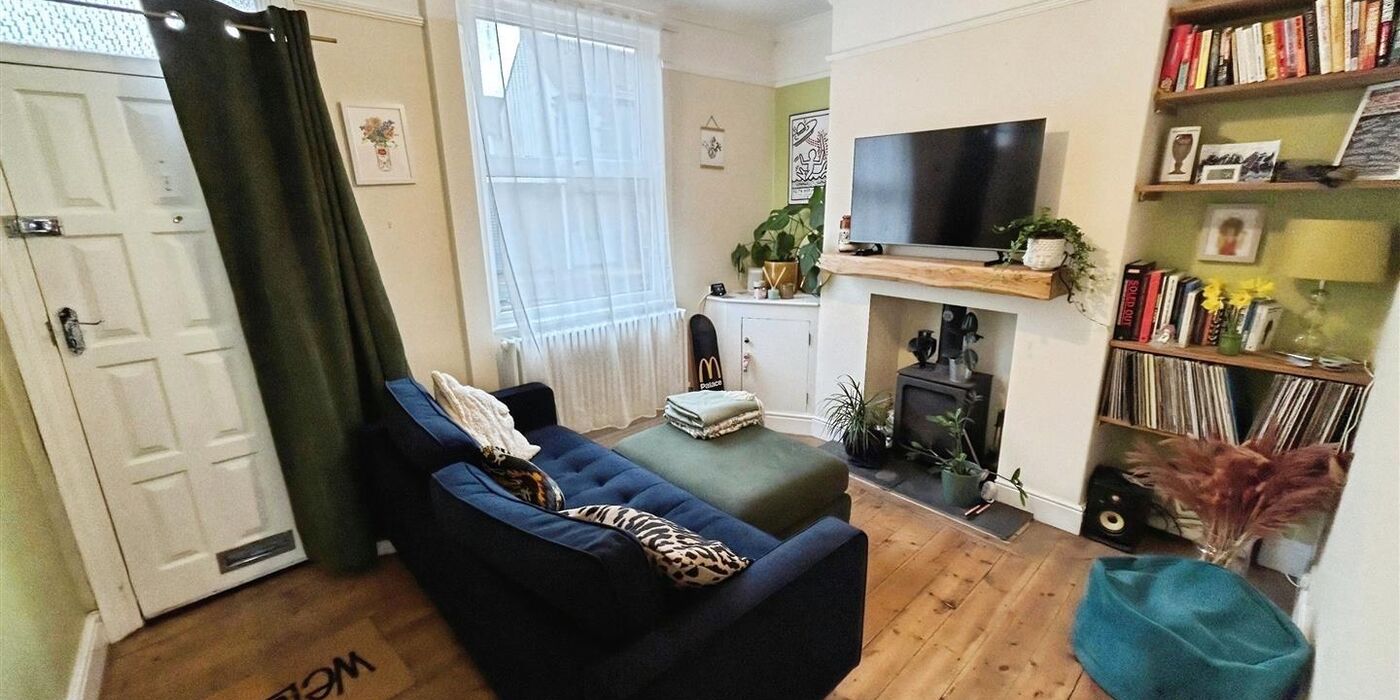 M Qef CR Ka Uka Qala Wqfzd Cg