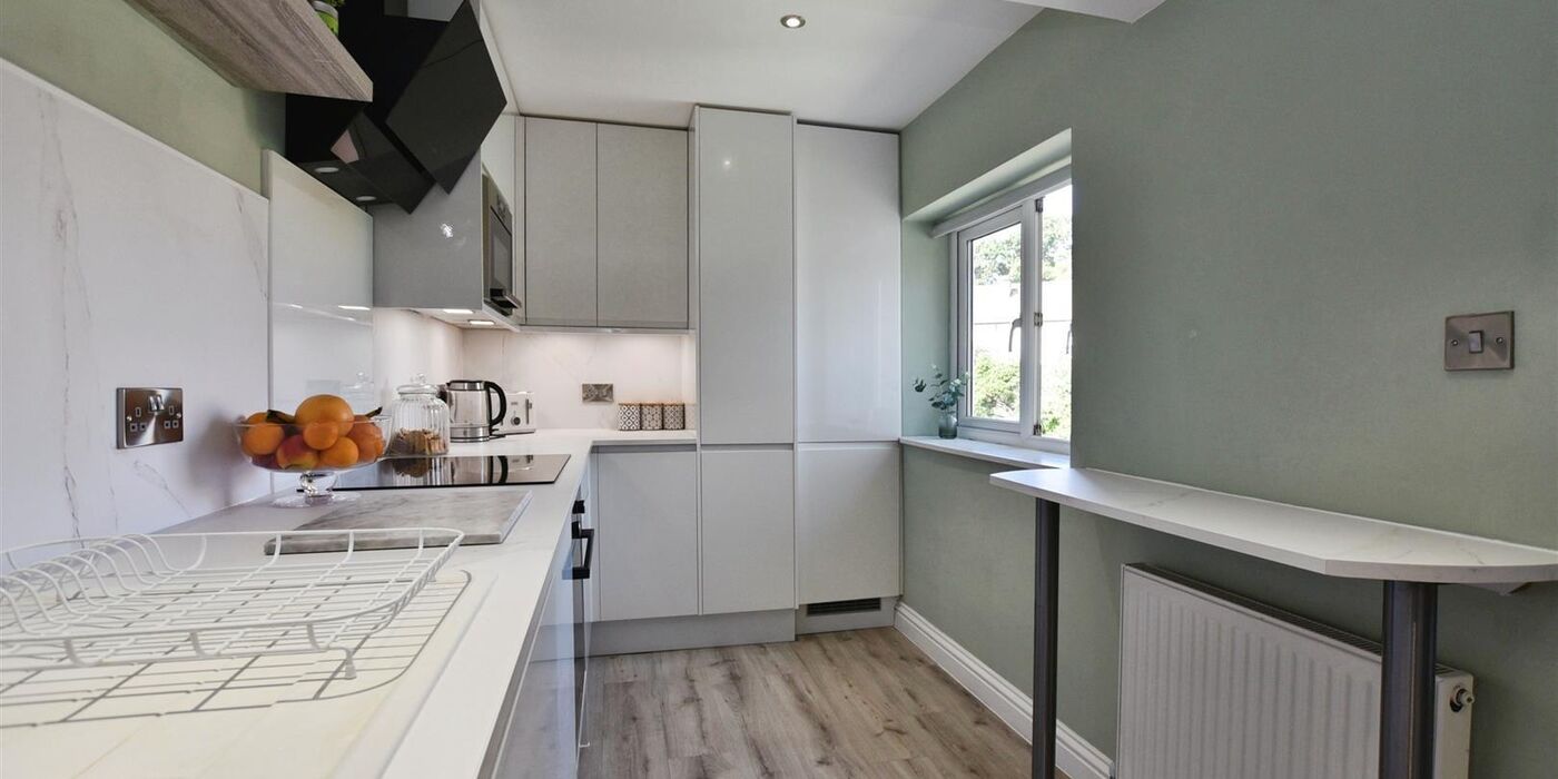 E T5q Rzdh QUGA Zki Qa JKCQ